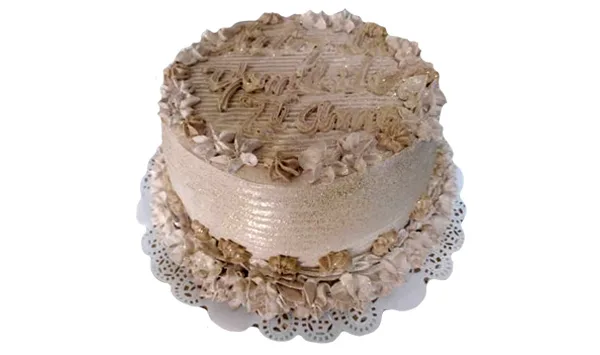 Cake de merengue de chocolate, relleno con crema de vainilla